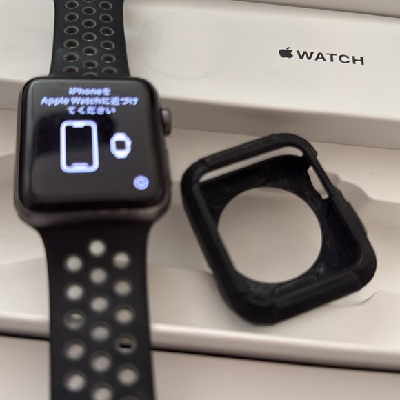 Apple Watch Series 3 42MM Aluminum case free cover - Picture 17 of 17